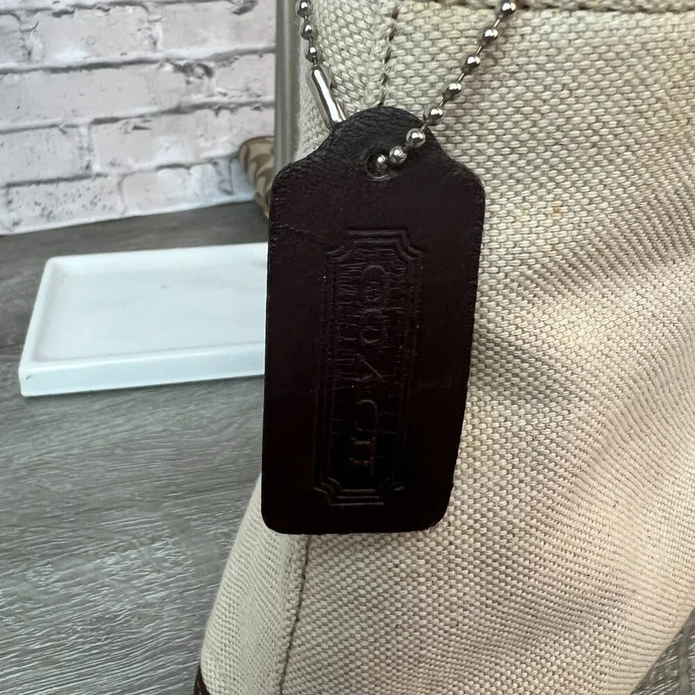 Vintage Coach Shoulder Bag 6181 Ivory Brown Canvas/Leather - Picture 2 of 7